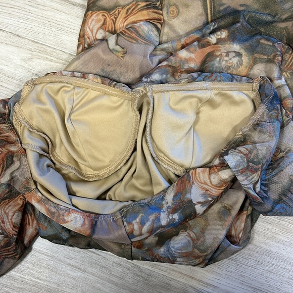 Windsor Romantic Renaissance All Over Mural Print Off The Shoulder Bodycon Dress - Picture 9 of 11